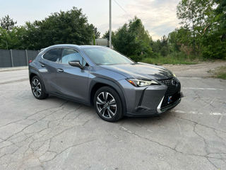 Lexus UX foto 2