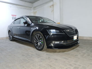 Skoda Superb foto 2