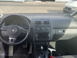 Volkswagen Touran foto 2