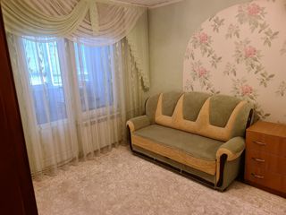 Apartament cu 3 camere,75mp. Botanica, Cuza Vodă.Toamna de Aur. Incalzire Autonoma! foto 3