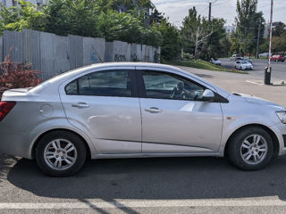 Chevrolet Aveo foto 2