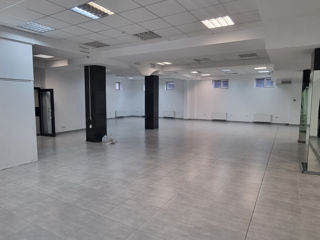 Prima linie! Show-room, fitnes, scoala sau sala de dansuri, oficiu, ș.a. 220 m2. Lunedor. foto 2