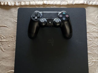 Продам PlayStation 4 в хорошем состоянии foto 2