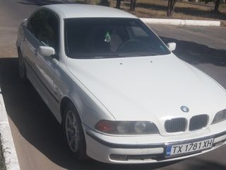 E 39 piese.Floresti foto 7