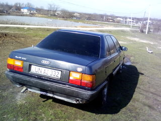 Audi 100 foto 2