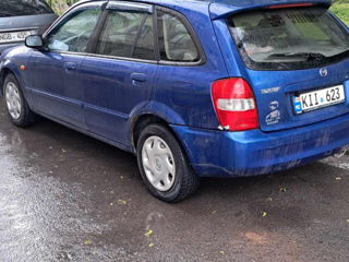 Mazda 323 foto 3