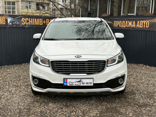 KIA Carnival foto 2