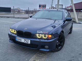 BMW 5 Series foto 8