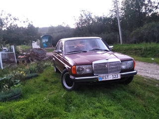 Mercedes Series (W123)