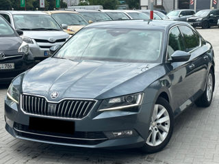 Skoda Superb фото 5