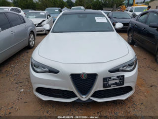 Alfa Romeo Giulia foto 2