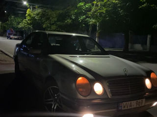 Mercedes E-Class foto 4