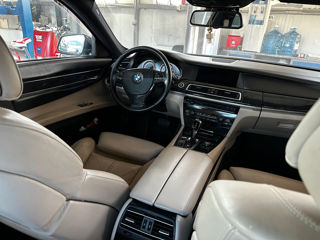 BMW 7 Series foto 4