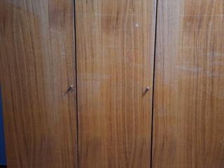 Doua dulapuri retro din lemn