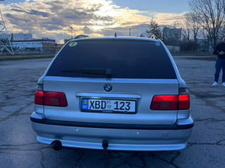 BMW 5 Series foto 4