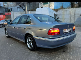 BMW 5 Series foto 2