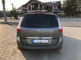 Renault Grand Scenic foto 2