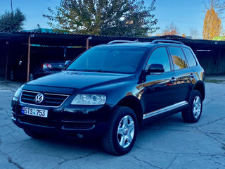 Volkswagen Touareg foto 1