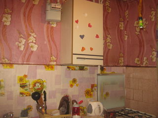 se vinde apartament cu o camera in comuna Ciorescu. foto 1