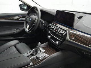 BMW 5 Series foto 5