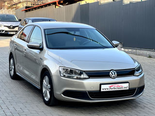 Volkswagen Jetta foto 2