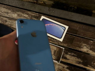 Vând iPhone Xr