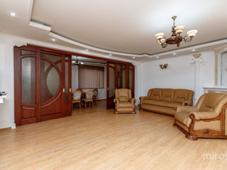 Apartament cu 2 camere, 120 m², Centru, Chișinău foto 3