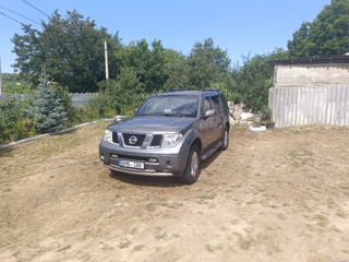 Nissan Pathfinder foto 4