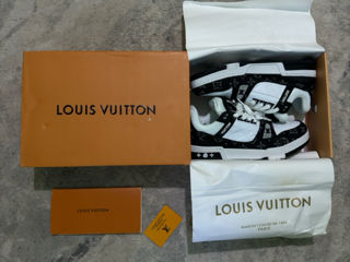 Louis Vuitton Trainers  M42.5 foto 3