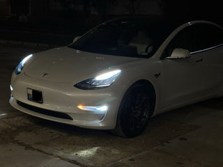 Tesla Model 3 foto 4