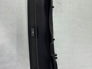 Обшивка крышки багажника MB C Class W204
