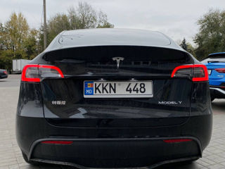 Tesla Model Y foto 4