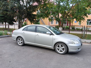 Toyota Avensis foto 4