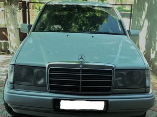 Mercedes Series (W124) foto 1