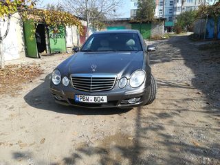 Mercedes E Class foto 1