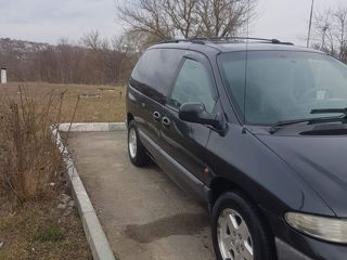 Chrysler Voyager foto 2