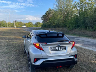 Toyota C-HR foto 4