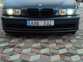 BMW 5 Series foto 1