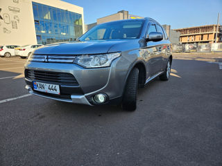 Mitsubishi Outlander foto 2