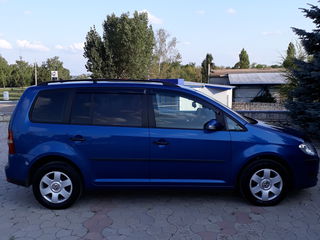 Volkswagen Touran foto 4