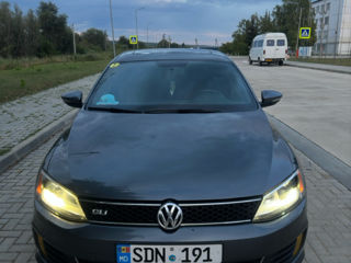 Volkswagen Jetta foto 1