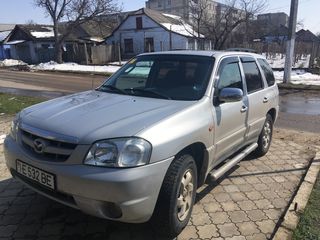 Mazda Tribute foto 2