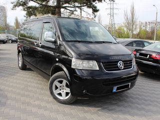 Volkswagen Caravelle foto 1