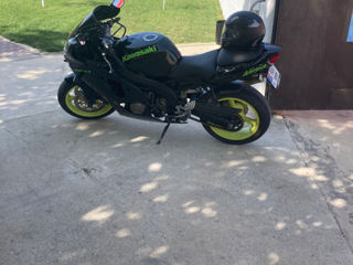 Kawasaki ZX-6R foto 10