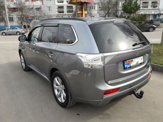 Mitsubishi Outlander foto 4