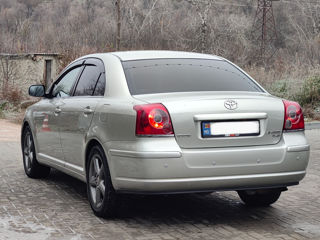 Toyota Avensis foto 6