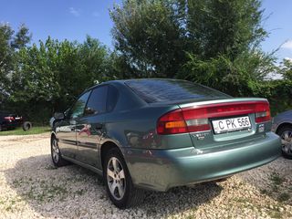 Subaru Legacy foto 3