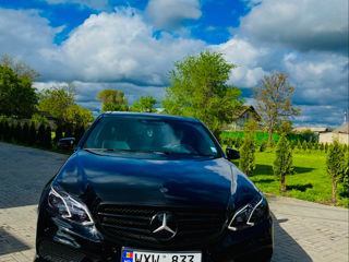 Mercedes E-Class foto 1