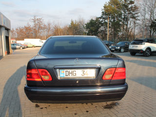 Mercedes E-Class foto 5