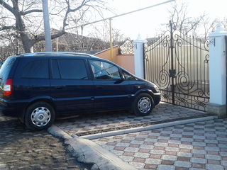 Opel Zafira foto 1